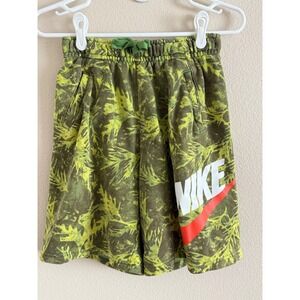 Nike Boys XL Green Camo Tree Print Fleece Shorts Sportswear Big Logo Red Swoosh